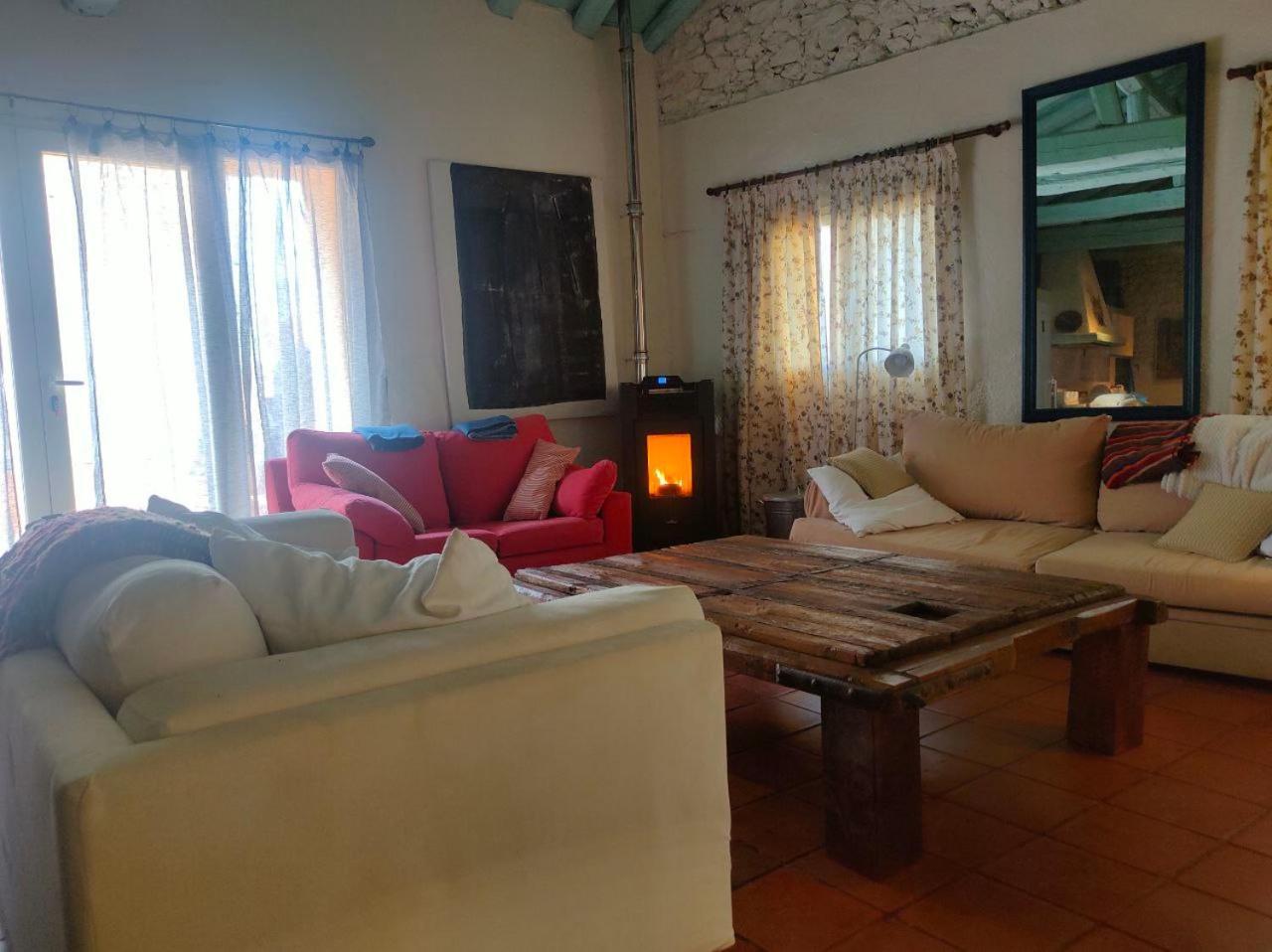 Casa Rural El Horno De La Aldegueela Torrecaballeros Esterno foto